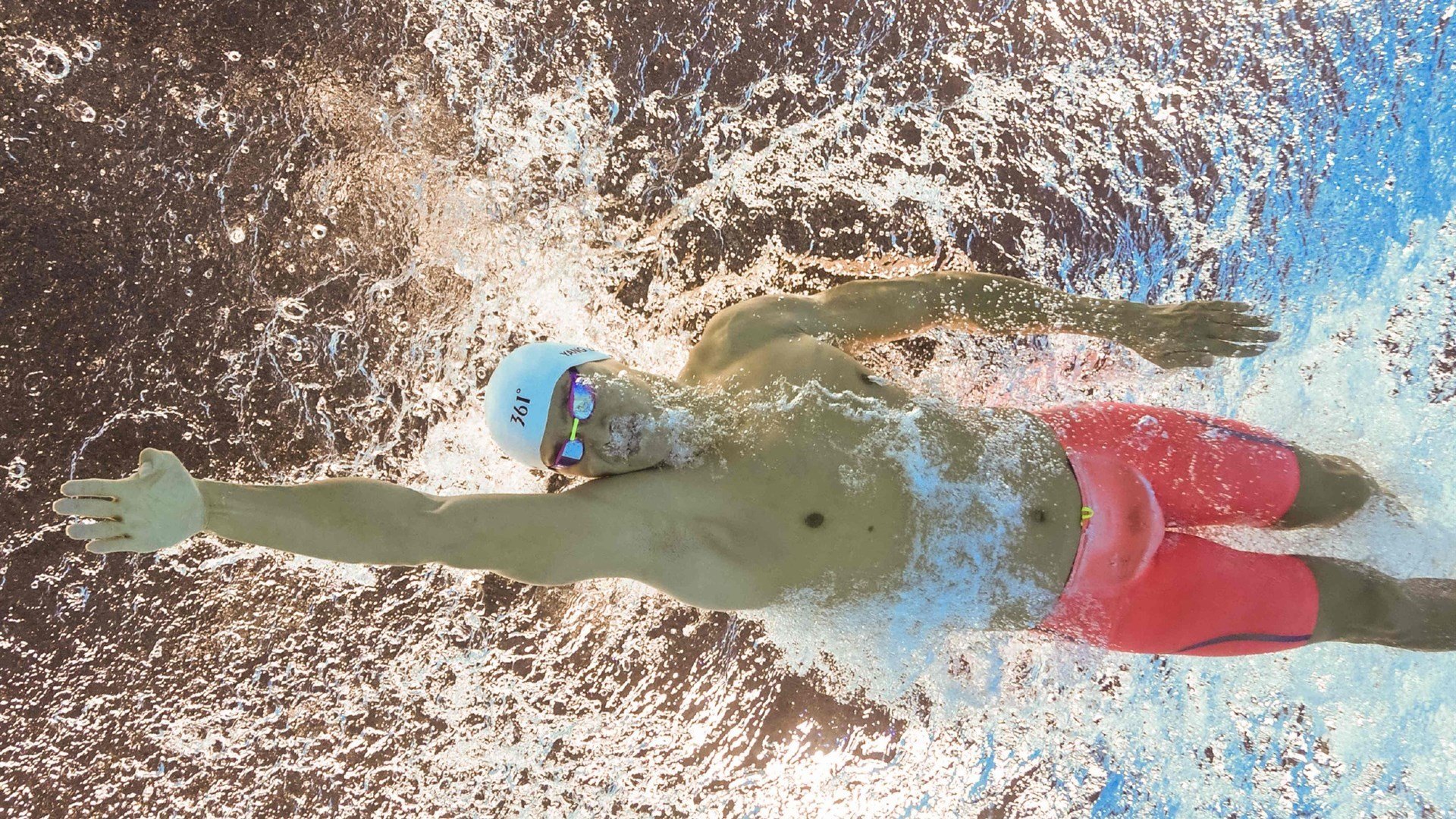 恩比德反击中完成暴扣全场沸腾,恩比德爆发